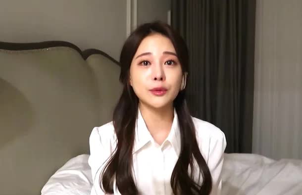 Cover Image for 유튜브에 새로운 남자 소개한 아옳이 최근 근황